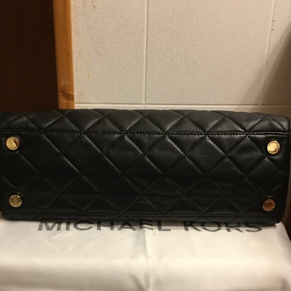 Michael Kors Susannah Large Quilted Black Tote Bag - Picture 12 of 16